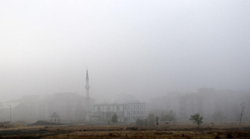 Erzincan&rsquo;ı sis sardı