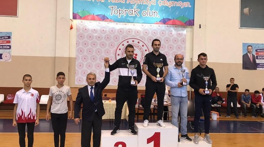 Toga Spor Kul&uuml;b&uuml; il&ccedil;eye kupalarla d&ouml;nd&uuml;