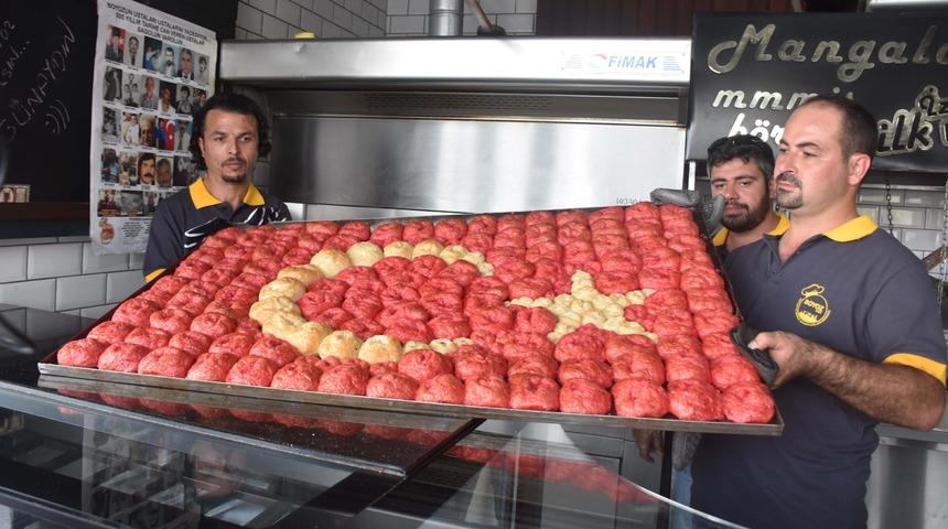 Barış Pınarı Harekatı'ndaki Mehmet&ccedil;iğe boyoz hazırladılar