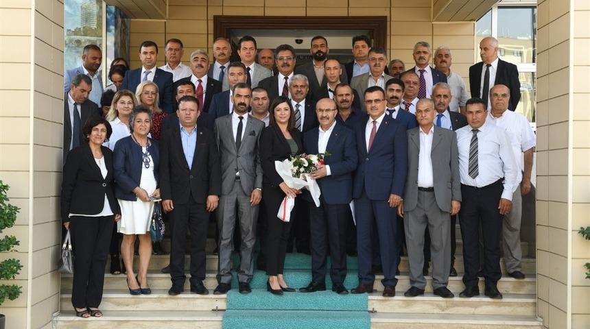 Vali Demirtaş: "Muhtarlarımız her t&uuml;rl&uuml; takdiri hak ediyor"