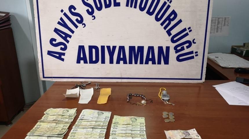 Dilenci kılığındaki hırsızlar yakalandı