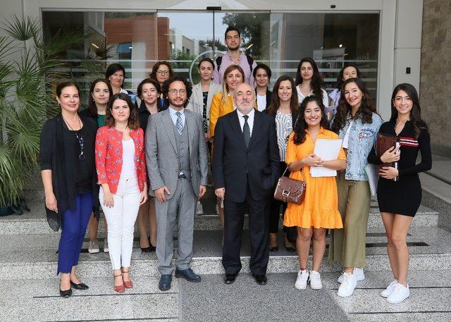 Yaşar Üniversitesine büyük onur