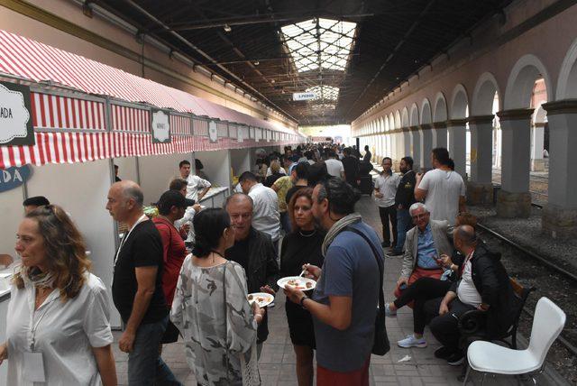 Gastronomi festivalinde balkabaklı makarna ile karidesli börek ilgi gördü