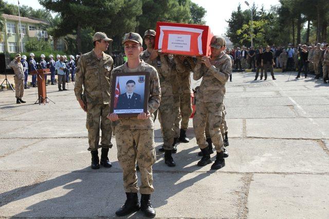 Şehit uzman çavuş Önek’in naaşı memleketine uğurlandı