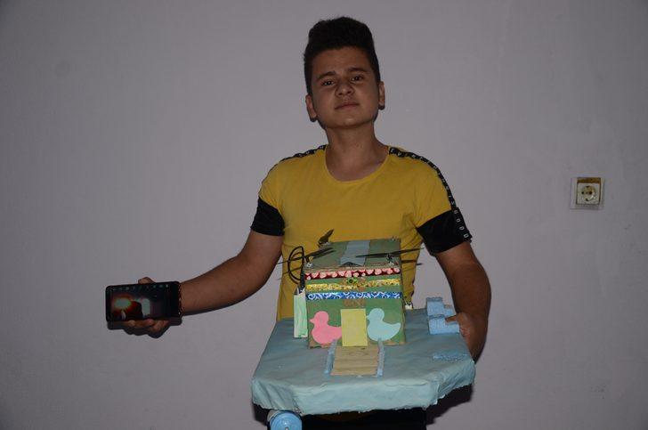 Kaymakamlığın verdiği bilgisayarla geliştirdi! Henüz 15 yaşında ama... G2