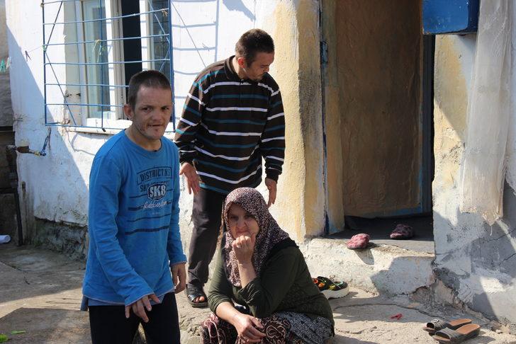 Zihinsel engelli 2 çocuk annesi, harabe evde yaşam savaşı veriyor G2