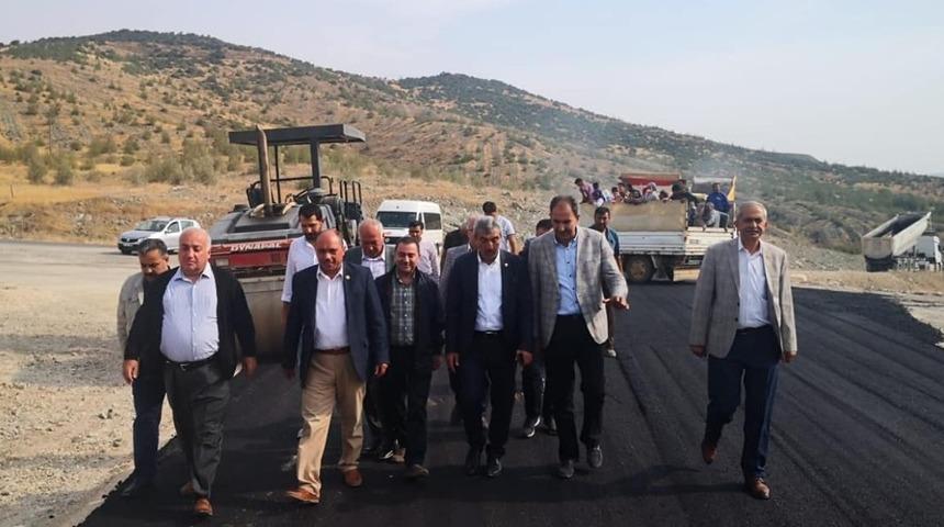 Kilis&rsquo;te k&ouml;y yollarının yapımı s&uuml;r&uuml;yor