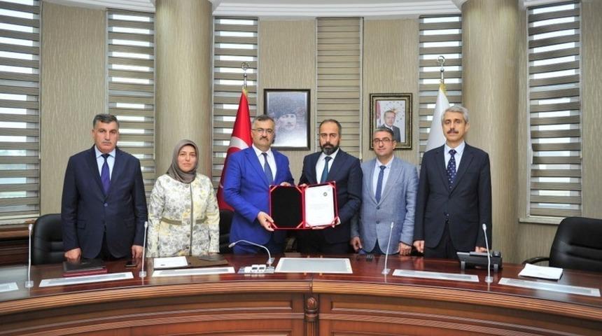 Van YYÜ ile Milli Eğitim Müdürlüğü arasında işbirliği protokolü