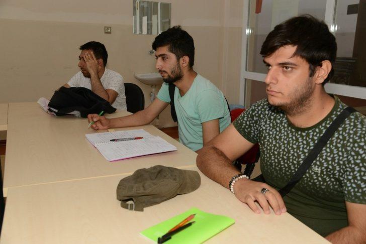 Diyarbakır’da EKPSS kursu başladı G1