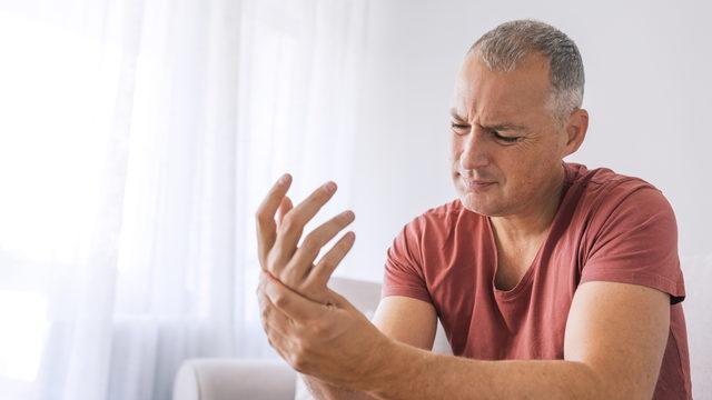 Romatizmal hastalık belirtileri nelerdir? Romatizmal hastalıklarda erken teşhis çok önemli