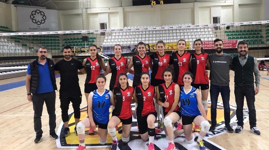 Büyükşehir Kadın Voleybol Takımı lige hızlı başladı