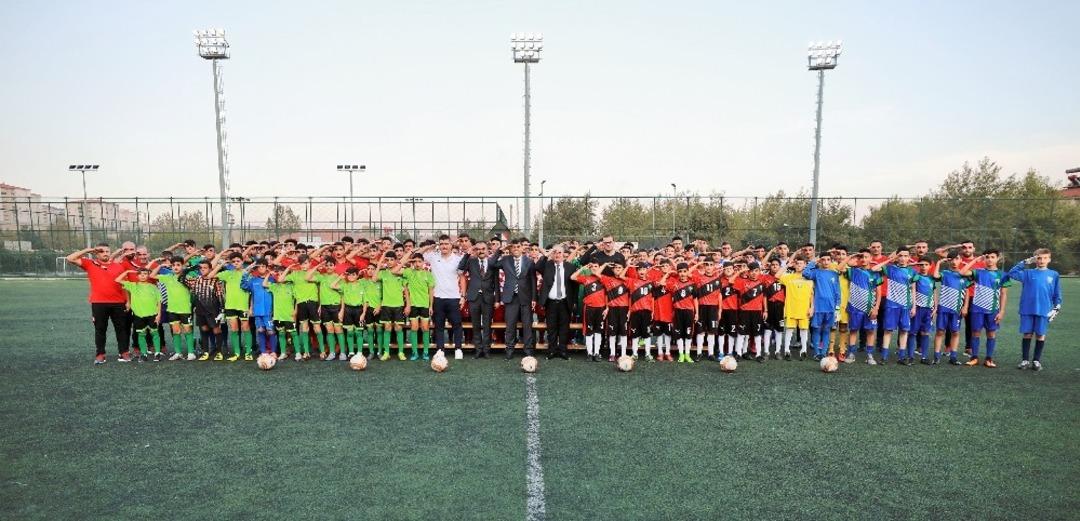 Yeşil sahalardan Mehmet&ccedil;iğe asker selamı