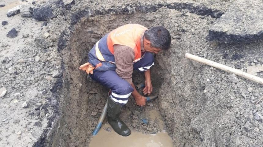 Hakkari Belediyesinden i&ccedil;me suyu &ccedil;alışması