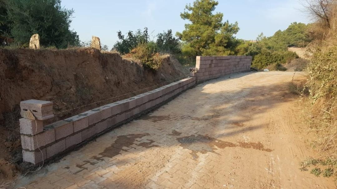 Manisa&rsquo;daki mezarlık duvarları yenileniyor