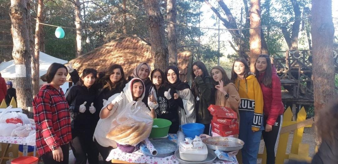 Lise &ouml;ğrencilerine teknolojiden uzak kamp