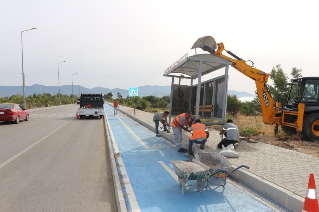 Finike&rsquo;de Akdeniz Bulvarı&rsquo;na durak monte edildi