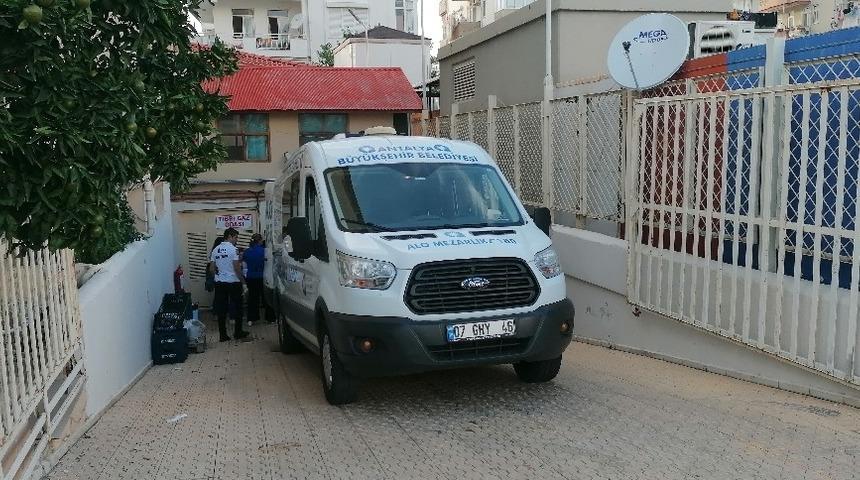 Polonyalı turist otel odasında &ouml;l&uuml; bulundu