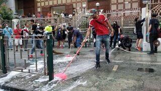 Hong Kong lideri boyanan maviye camiyi ziyaret edip özür diledi!