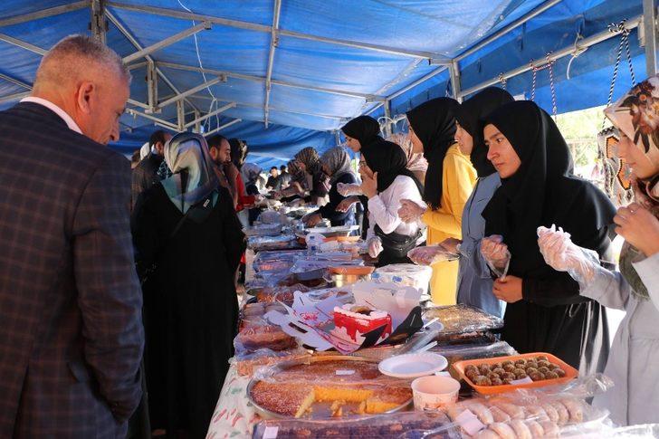 Üniversite Camisi için kermes düzenlendi G2