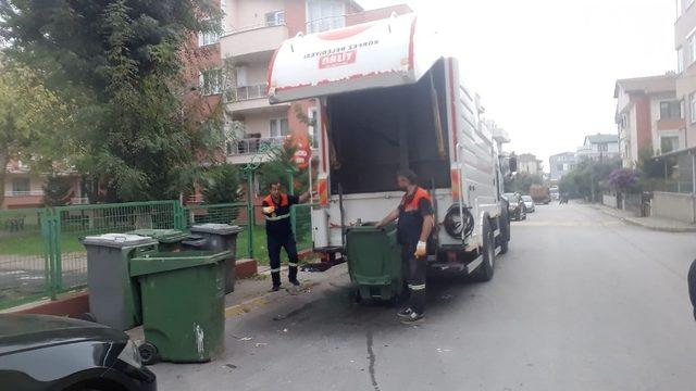 Çöp konteynerleri dezenfekte ediliyor