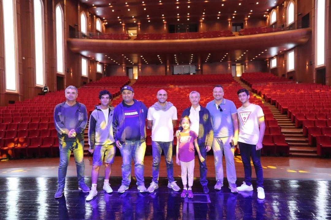 &ldquo;G&uuml;ld&uuml;r G&uuml;ld&uuml;r Show&rdquo; ekibinden Şahinbey Kongre ve Sanat Merkezine tam not