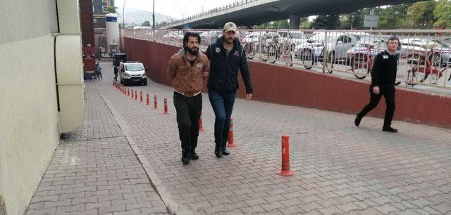 Kayseri’deki DEAŞ operasyonunda gözaltına alınan 3 kişi adliyeye sevk edildi 1