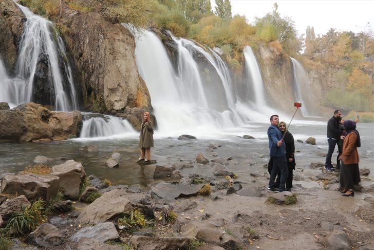 Muradiye Şelalesi seyahat tutkunlarının gözdesi oldu G4