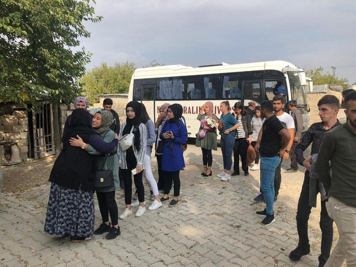 Üniversiteli Öğrencilerden Şehit Ailesine anlamlı ziyaret G2