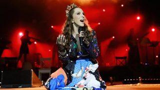 Sertab Erener'den her konsere 100 fidan