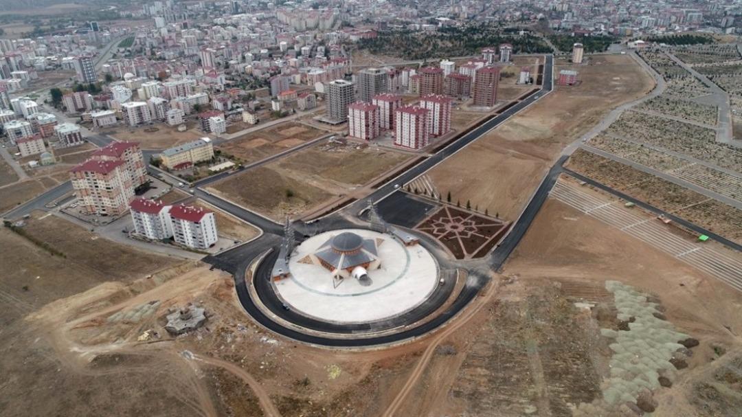 Ay Yıldız camisine giden yeni yollar a&ccedil;ıldı