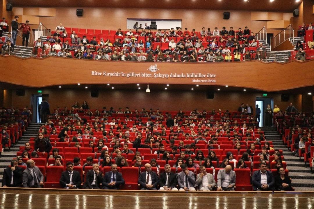 Ahika, organizasyonunda fabrikat&ouml;rler mesleki tecr&uuml;belerini anlattı