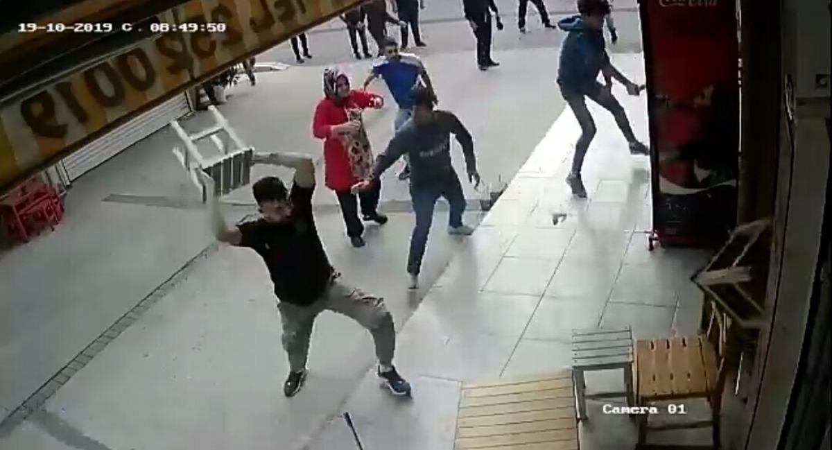 İzmir'de dehşet anları: Karı-kocanın iş yerine b&ouml;yle saldırdılar