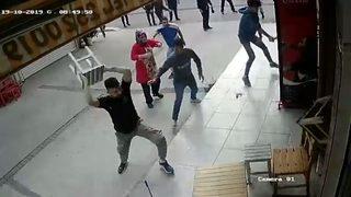 İzmir'de dehşet anları: Karı-kocanın iş yerine böyle saldırdılar