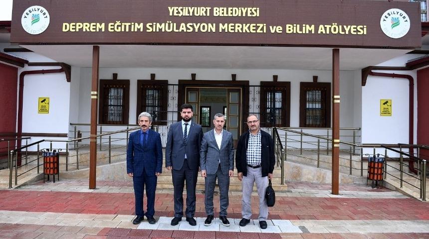 Deprem Eğitim Simülasyon Merkezi gezildi