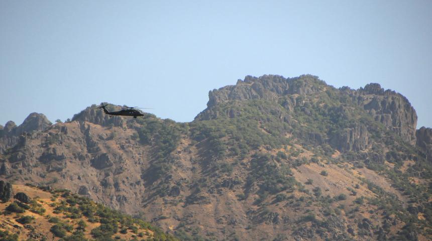 Tunceli'de teröristler yol yapan işçilere saldırdı