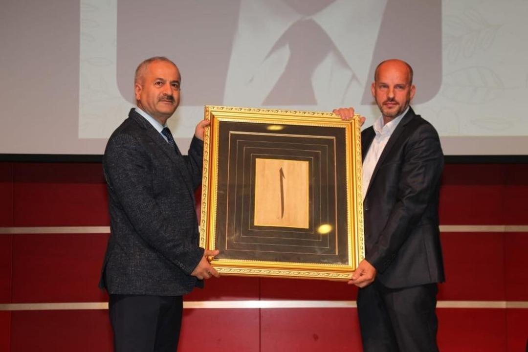 Aliya İzzetbegovi&ccedil; Gebze&rsquo;de anıldı