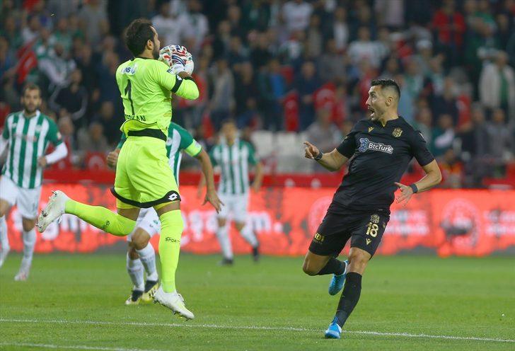 Serkan Kırıntılı gördüğü kırmızı kartla dünya futbol tarihine geçti G5