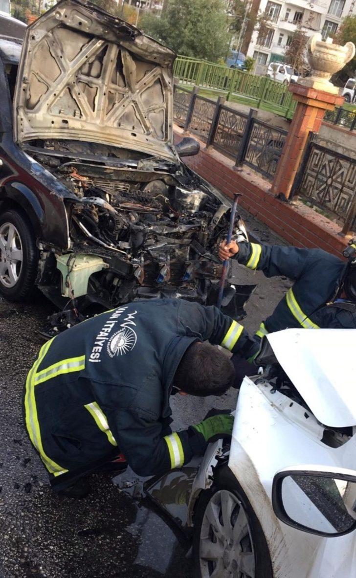 Van Büyükşehir itfaiye ekipleri araç yangınlarına müdahale etti G2