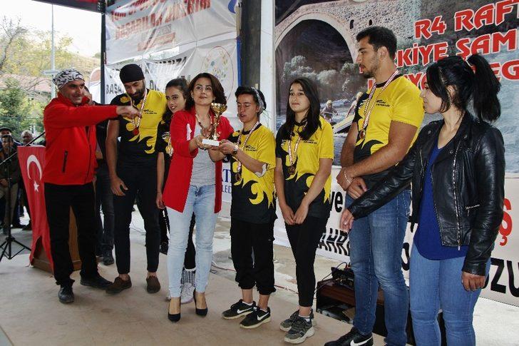 Hakkari rafting takımı kupa ile döndü G3