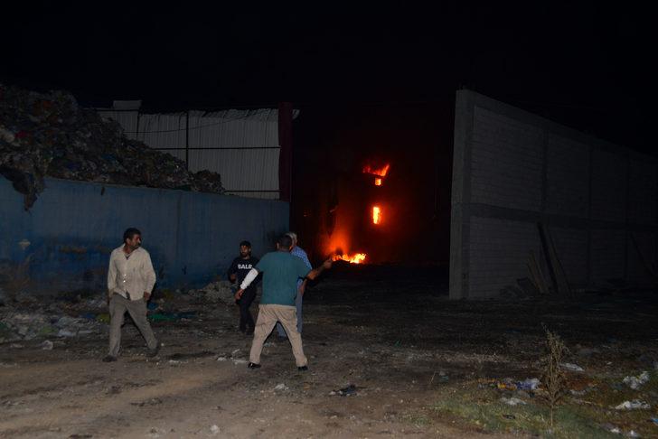 Adana'da büyük yangın! Çok sayıda ekip teyakkuza geçti! G3