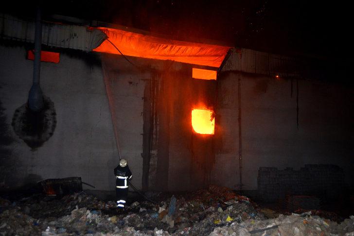 Adana'da büyük yangın! Çok sayıda ekip teyakkuza geçti! G2