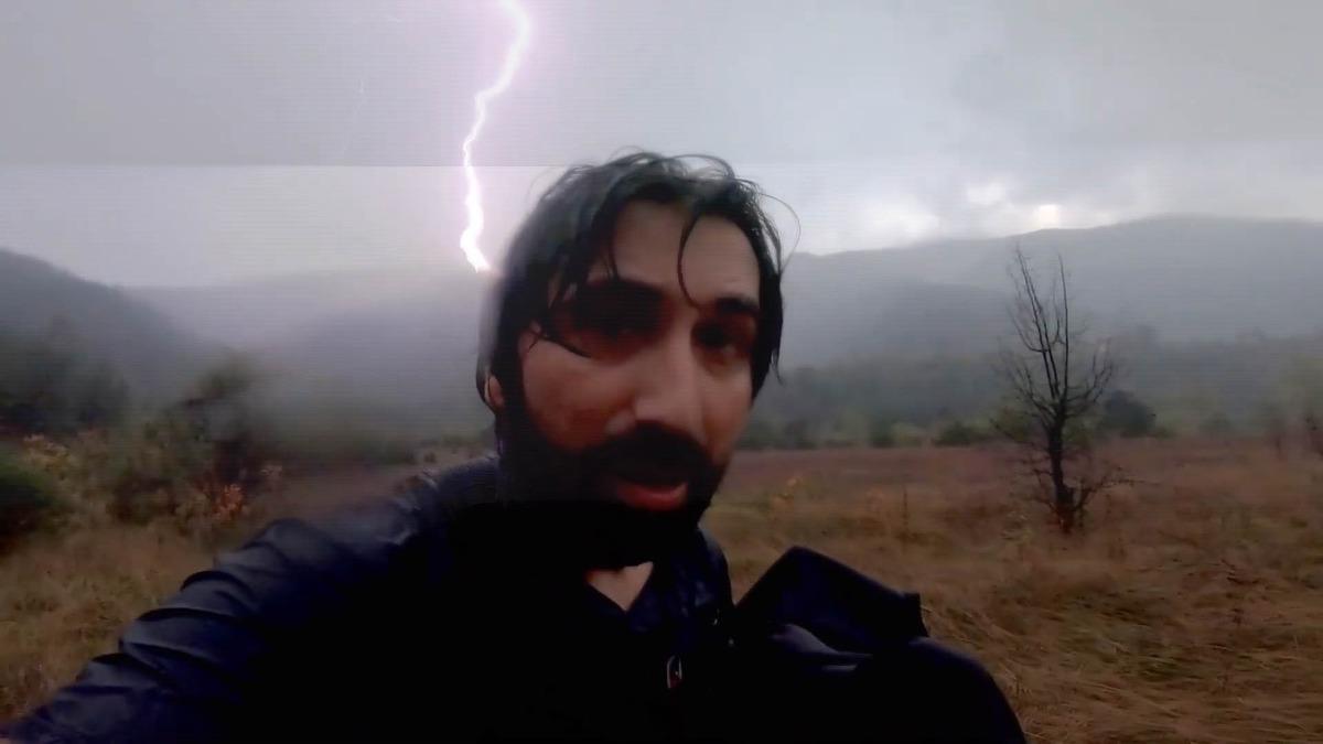 Karab&uuml;k'te drone kurtarma operasyonu! U&ccedil;uruma tırmandılar