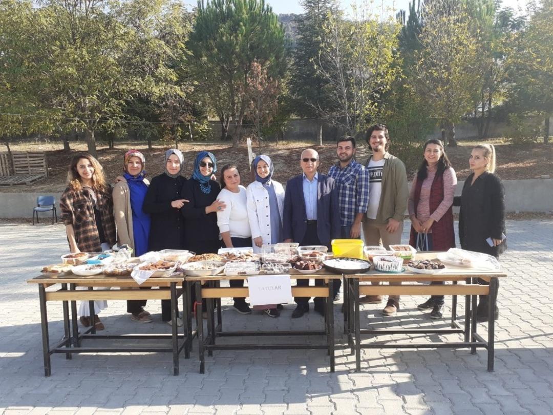 Kermesin geliriyle okulun k&uuml;t&uuml;phanesi zenginleştirilecek