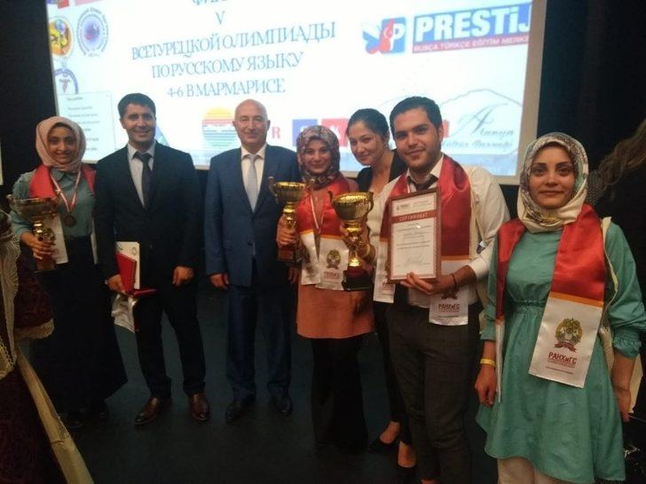AİÇÜ Rektörü Prof. Dr. Karabulut, Rusça Olimpiyatlarında ödül alan öğrencileri kabul etti G4