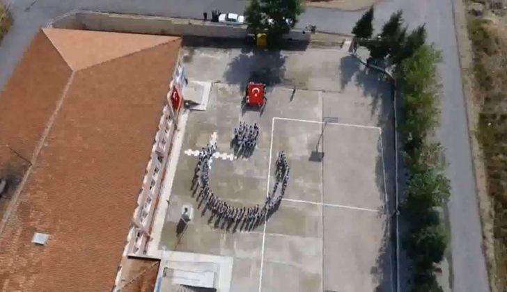 Öğrencilerden Mehmetçiğe ay-yıldız koreografili destek G2