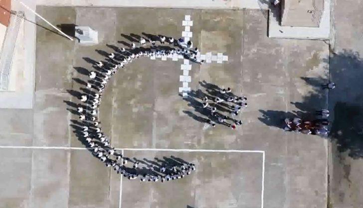 Öğrencilerden Mehmetçiğe ay-yıldız koreografili destek G3