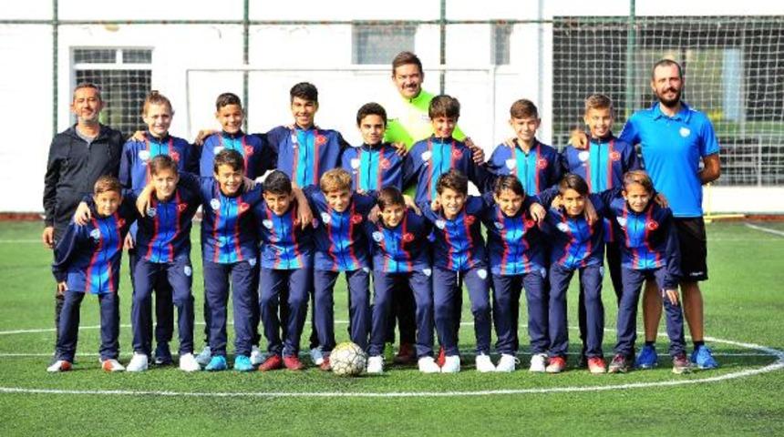 Nilüfer Futbol Kulübü'nün yetenekli miniklerine Barcelona'dan ikinci özel davet