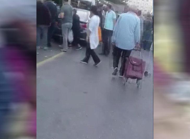 Kadıköy'de araç pazar yerine daldı! 2'si ağır 8 kişi yaralandı G2