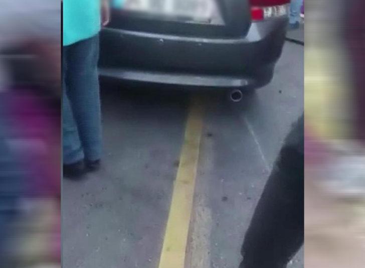 Kadıköy'de araç pazar yerine daldı! 2'si ağır 8 kişi yaralandı G3