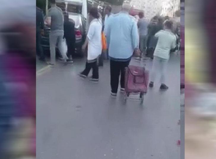 Kadıköy'de araç pazar yerine daldı! 2'si ağır 8 kişi yaralandı G5